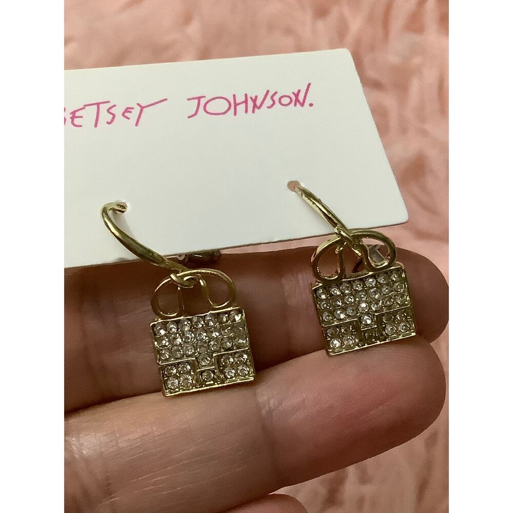 New betseyville earrings bag